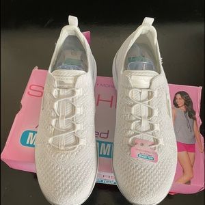 COPY - Skechers Iridesence walking shoes. Brand new in box with clip on tags.